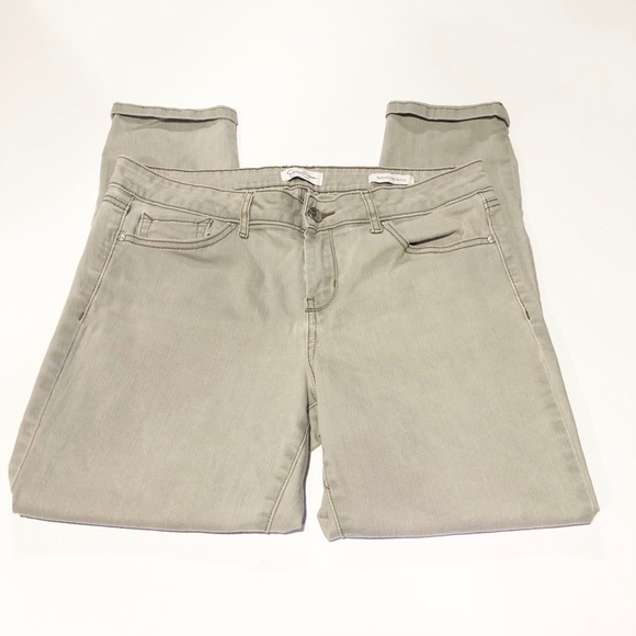 Jessica Simpson Denim - Jessica Simpson Cropped Skinny Jeans.          250